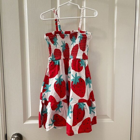 FabKids Smocked Strawberry Dress Girls Size Small 6-7 - Picture 1 of 11